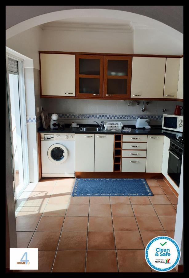 Home4u - Fantastic 2 Bedroom Apartment, With Pool Apartment