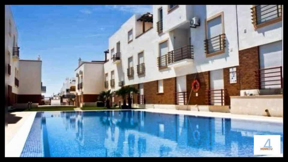 Apartment Home4u - Fantastic 2 Bedroom Apartment, With Pool *